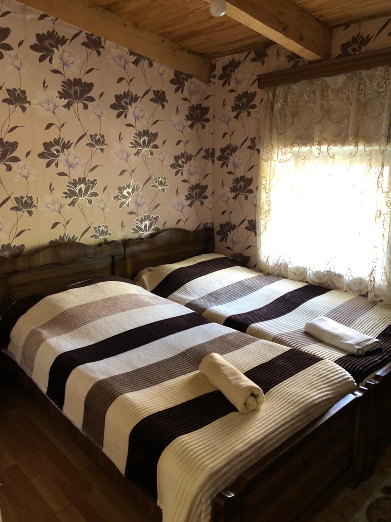 Old House Hotel Ушгули Екстериор снимка